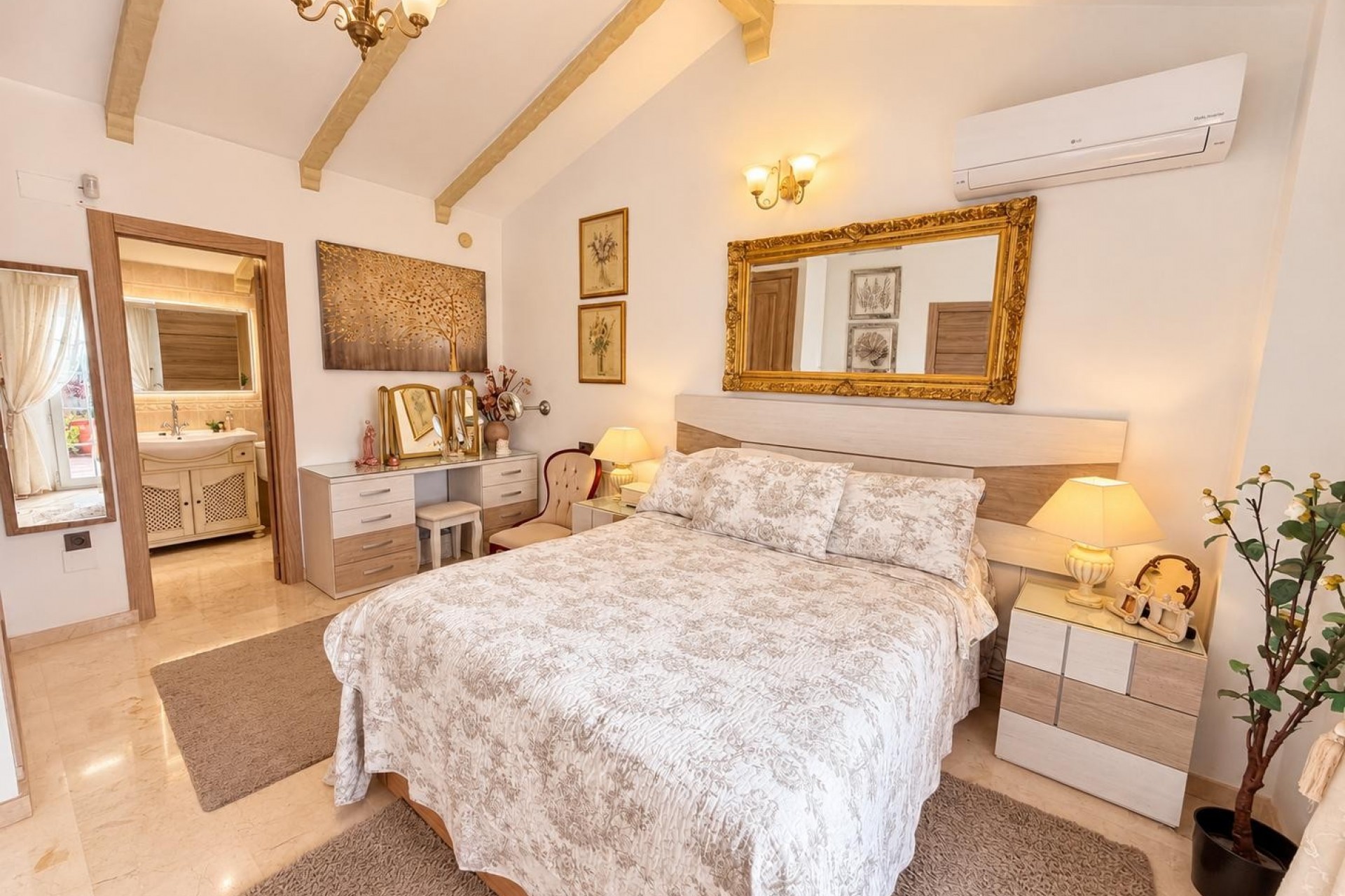 Brukt - Villa -
Orihuela Costa - Costa Blanca