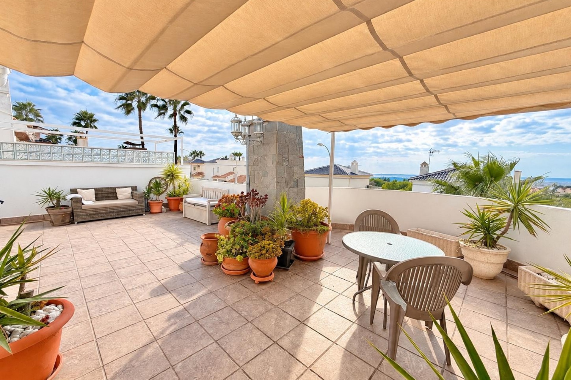 Brukt - Villa -
Orihuela Costa - Costa Blanca