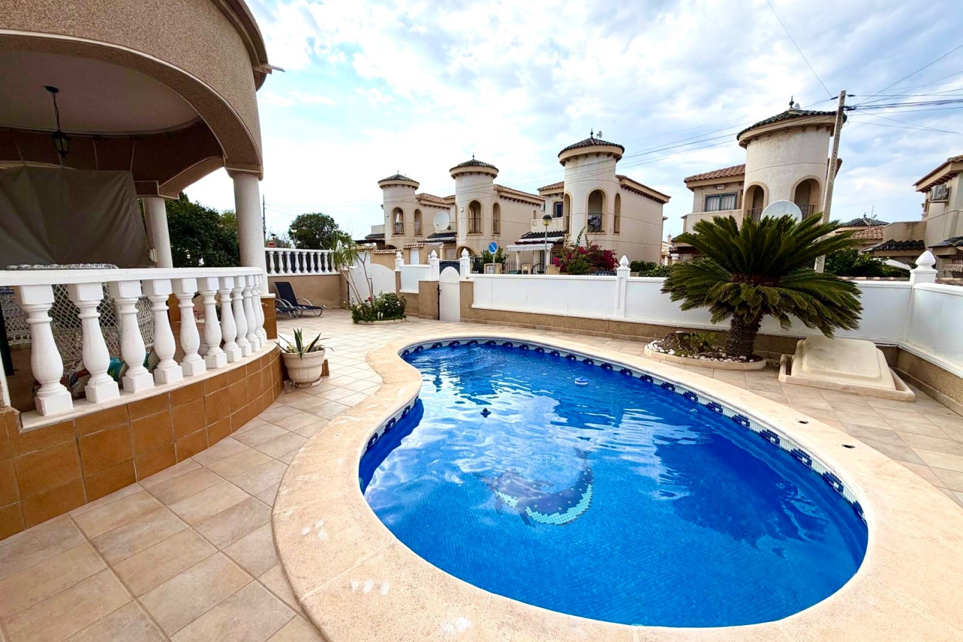 Brukt - Villa -
Orihuela Costa - Costa Blanca