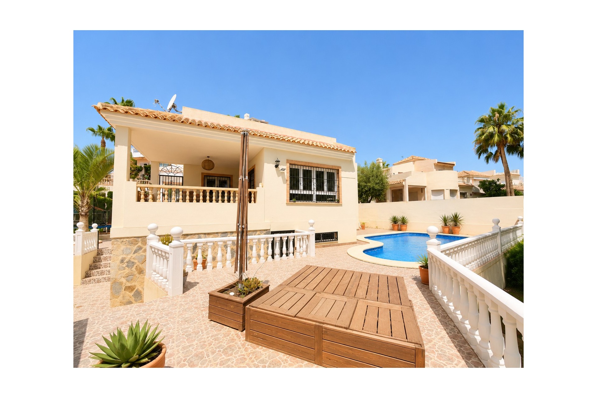 Brukt - Villa -
Orihuela Costa - Costa Blanca