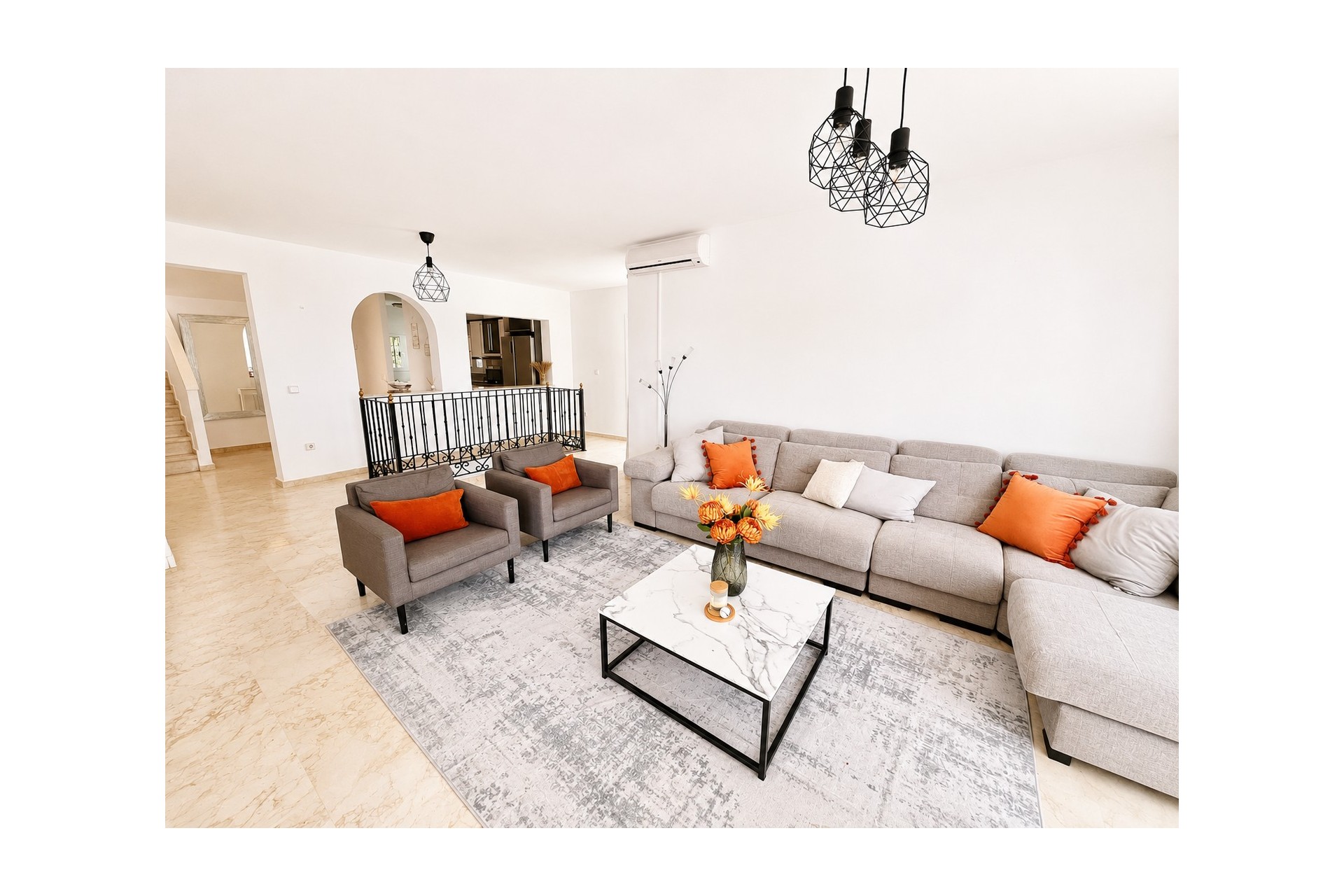 Brukt - Villa -
Orihuela Costa - Costa Blanca