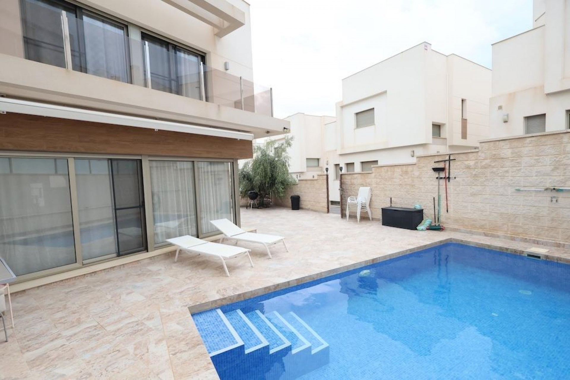 Brukt - Villa -
Orihuela Costa - Costa Blanca
