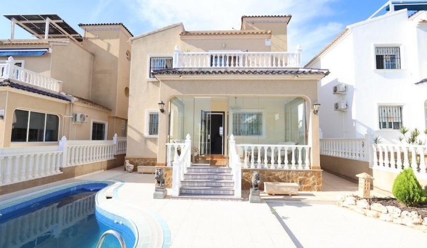 Brukt - Villa -
Orihuela Costa - Costa Blanca