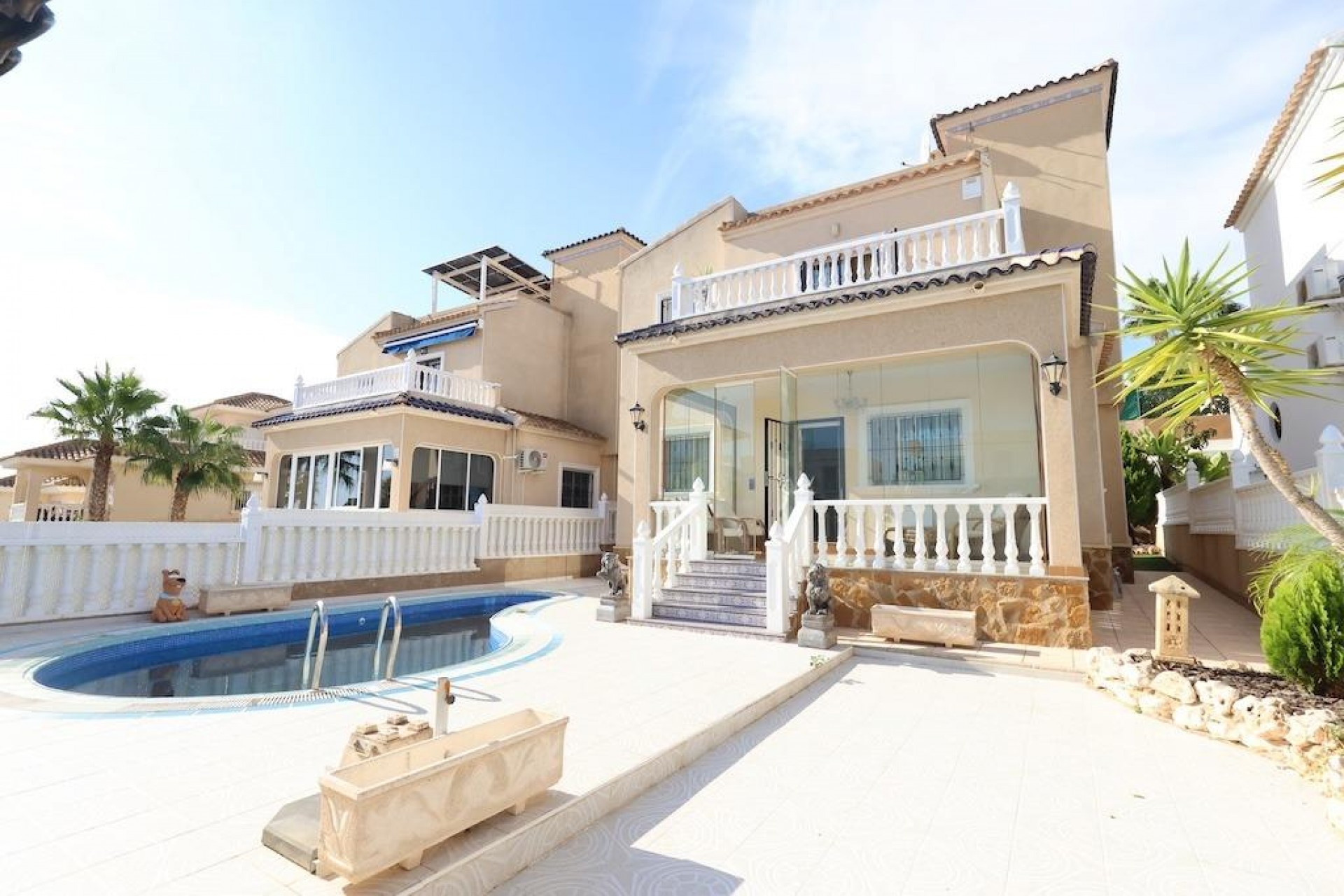 Brukt - Villa -
Orihuela Costa - Costa Blanca