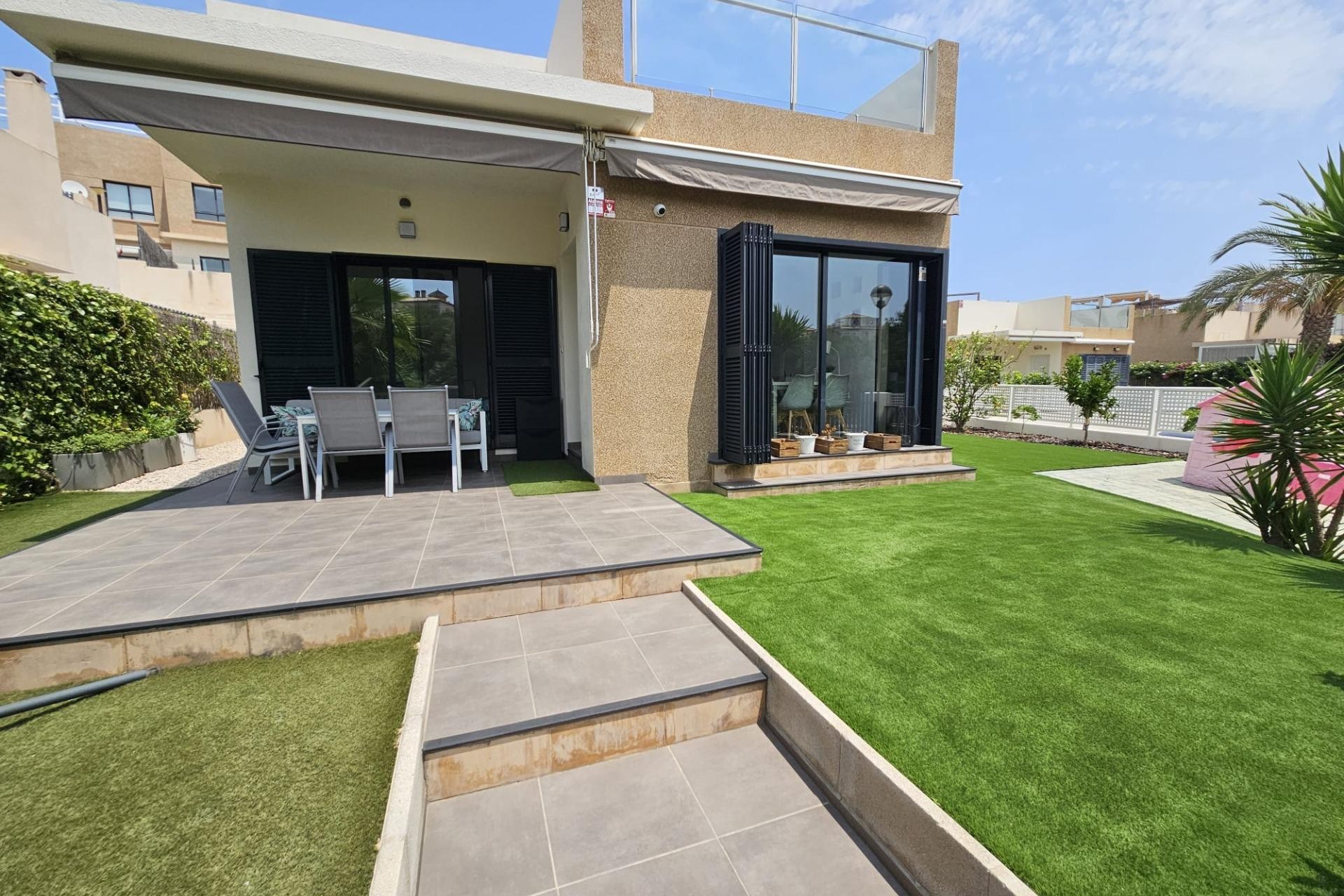 Brukt - Villa -
Orihuela Costa - La Regia