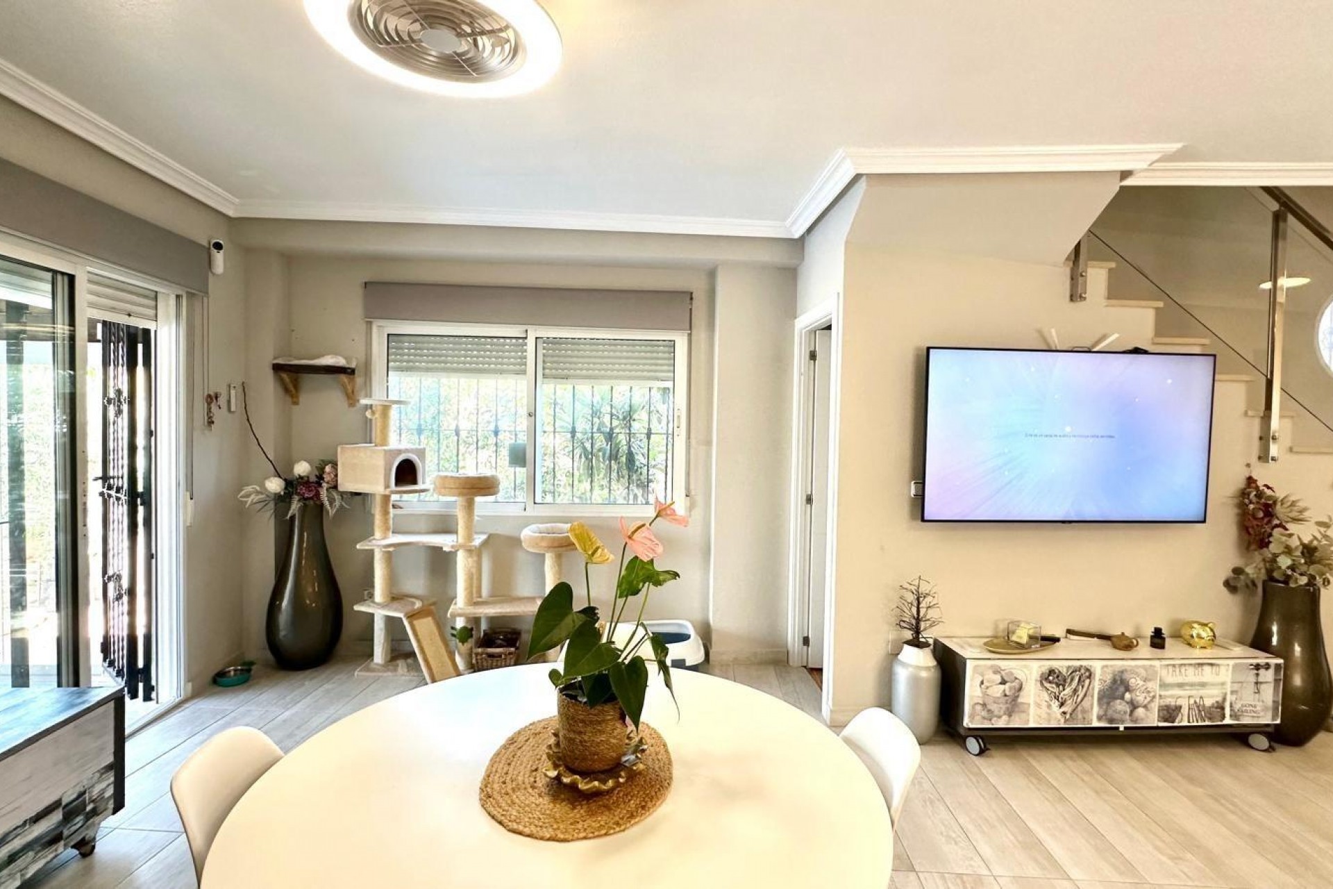 Brukt - Villa -
Orihuela Costa - La Regia