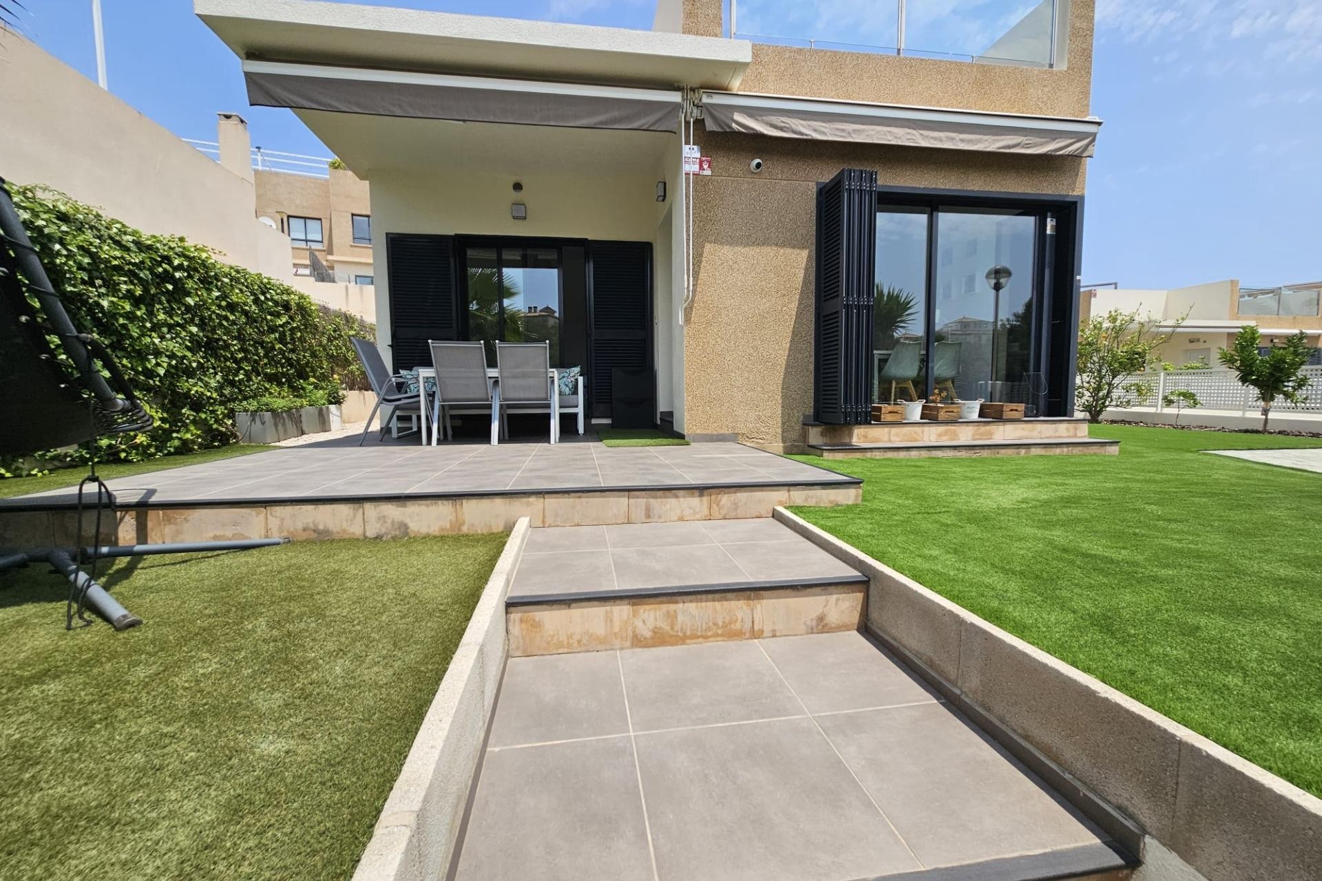 Brukt - Villa -
Orihuela Costa - La Regia