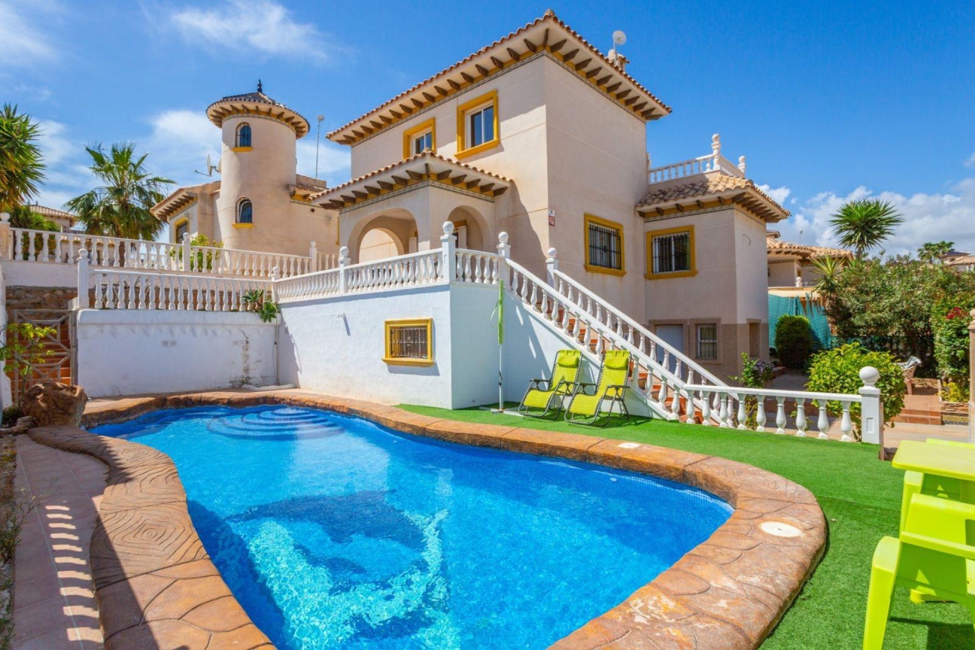 Brukt - Villa -
Orihuela Costa - La Zenia