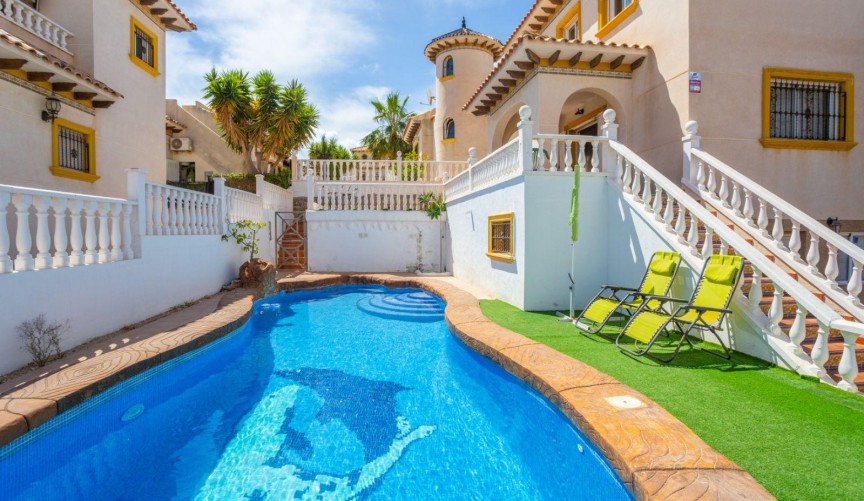 Brukt - Villa -
Orihuela Costa - La Zenia