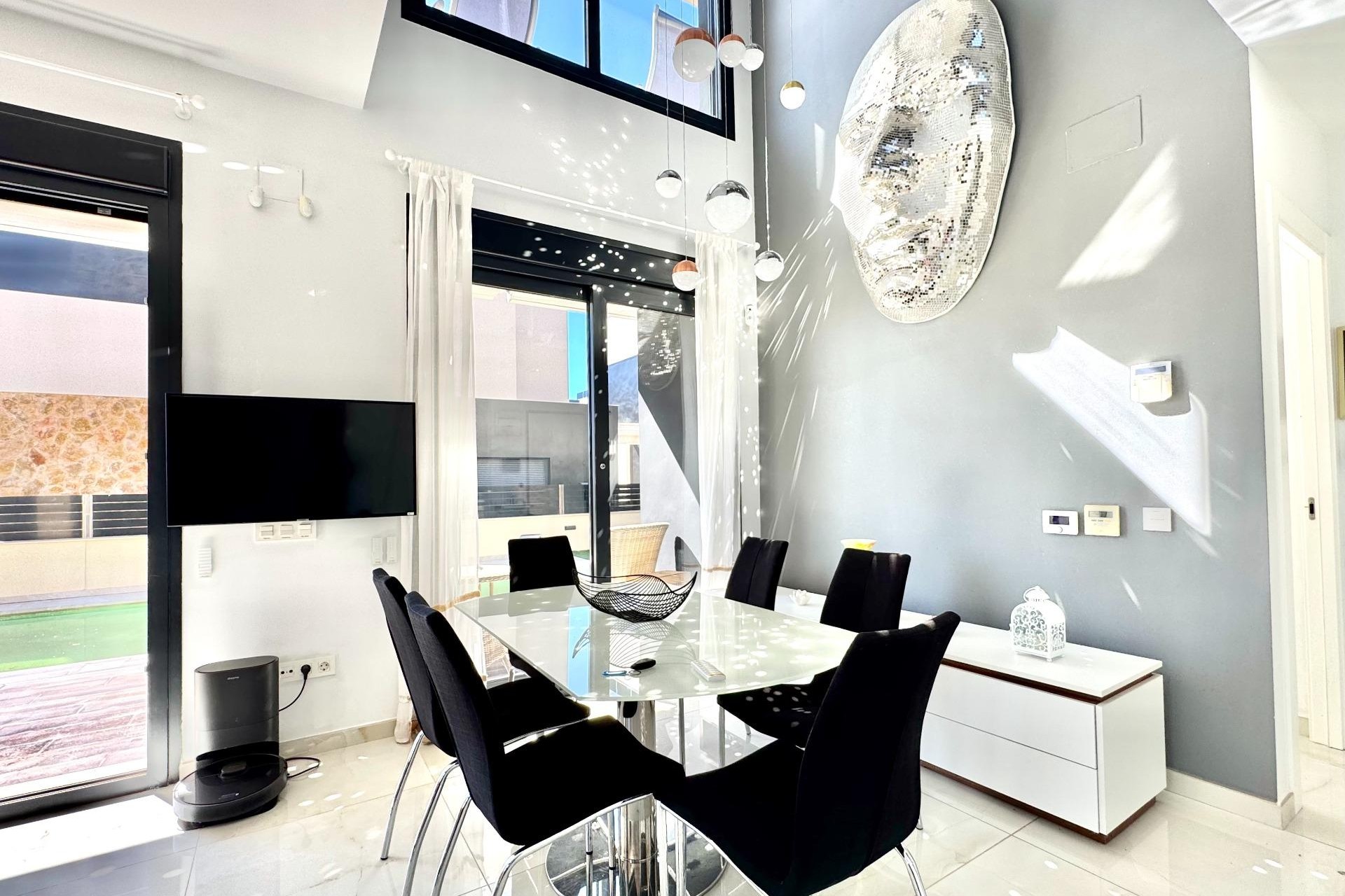 Brukt - Villa -
Orihuela Costa - Lomas de Cabo Roig