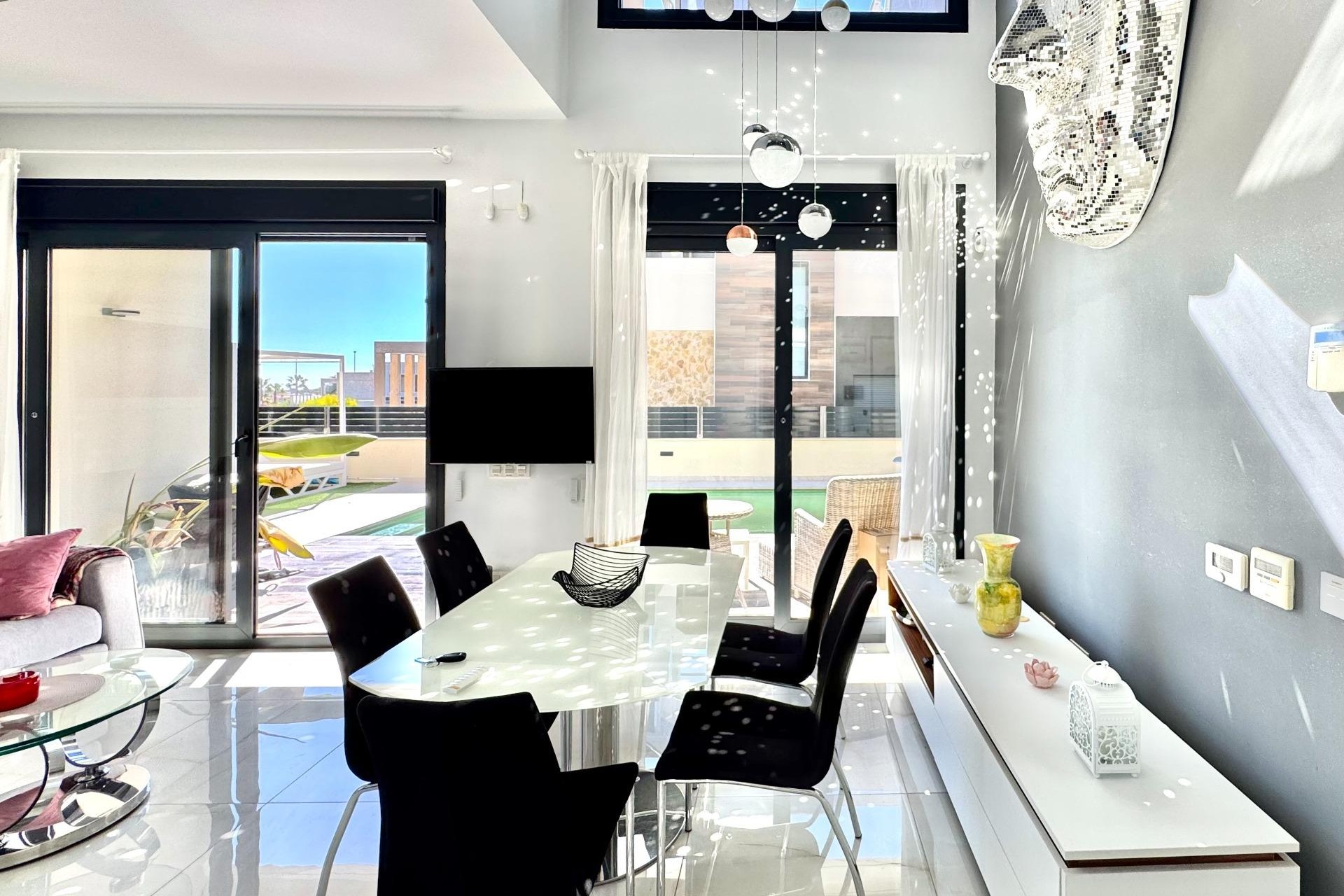 Brukt - Villa -
Orihuela Costa - Lomas de Cabo Roig