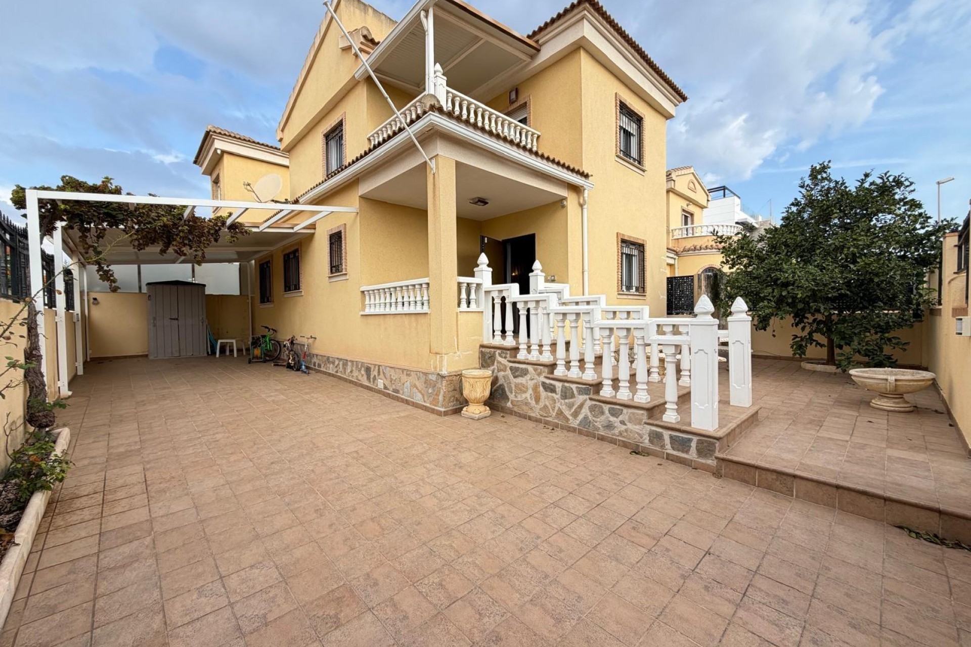 Brukt - Villa -
Orihuela Costa - Lomas De Don Juan