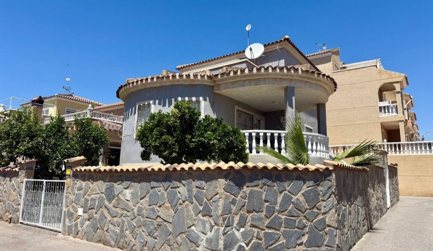 Brukt - Villa -
Orihuela Costa - Playa Flamenca