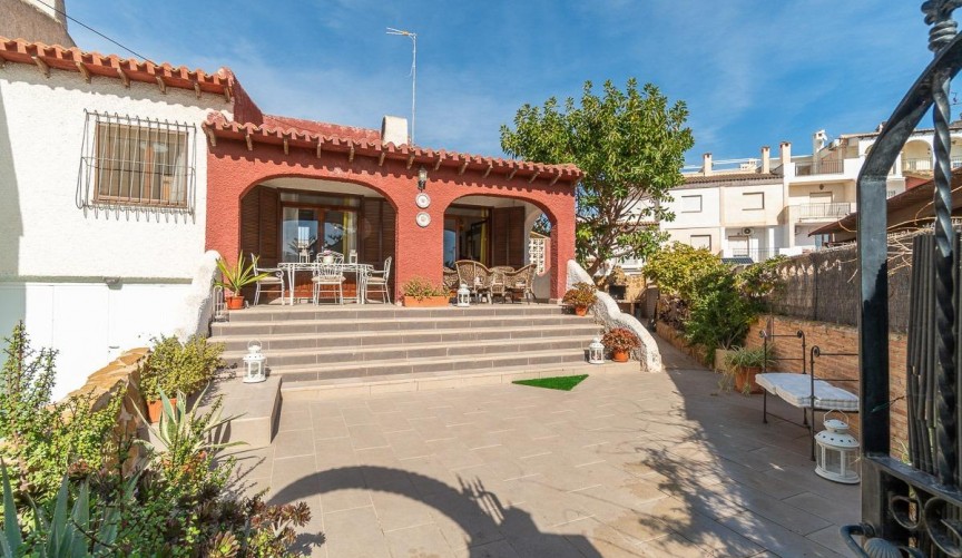 Brukt - Villa -
Orihuela Costa - Punta Prima