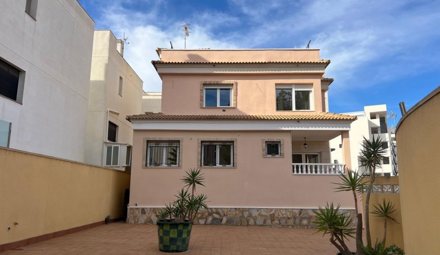 Brukt - Villa -
Orihuela Costa - Villamartín-las Filipinas