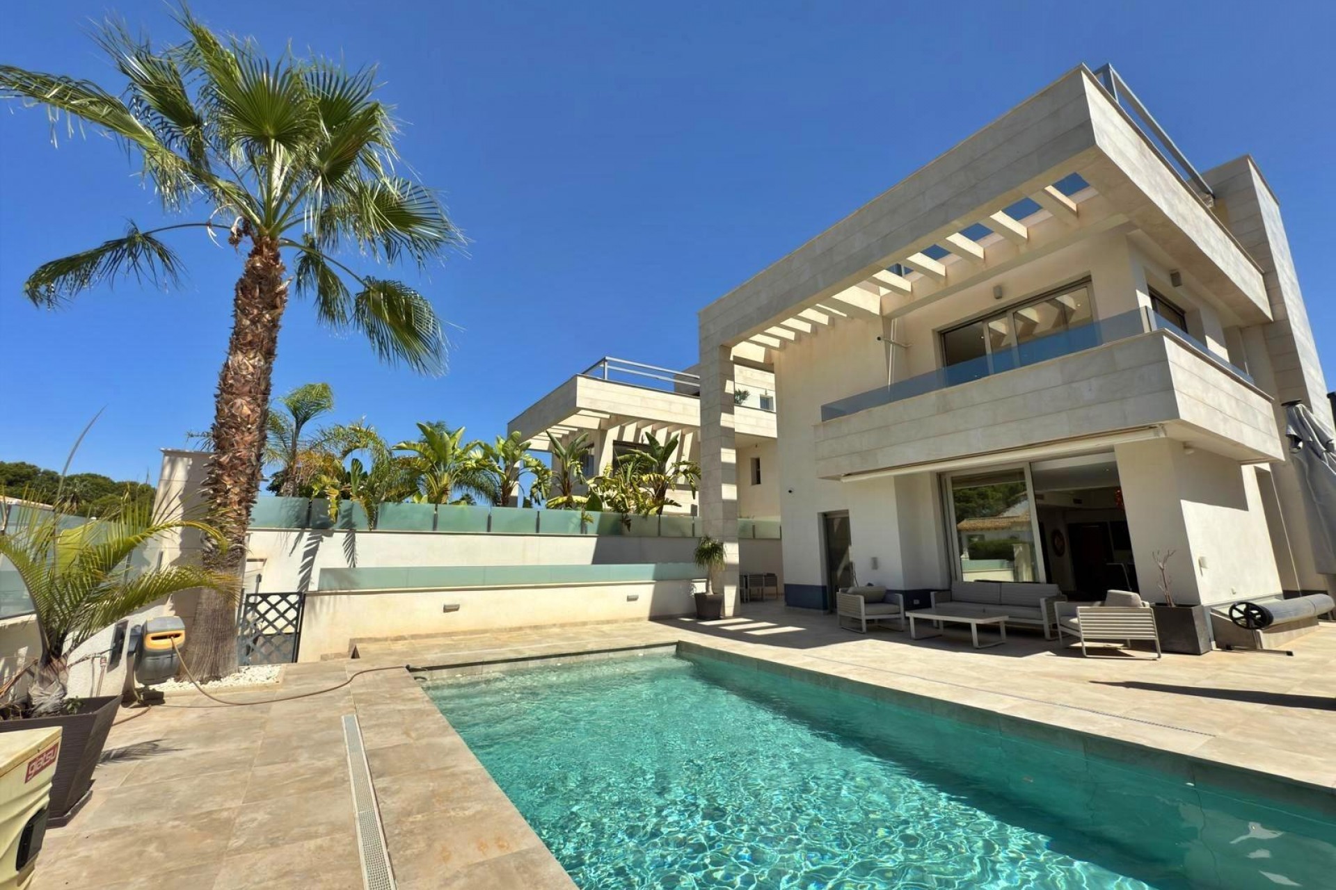 Brukt - Villa -
Orihuela Costa - Villamartín