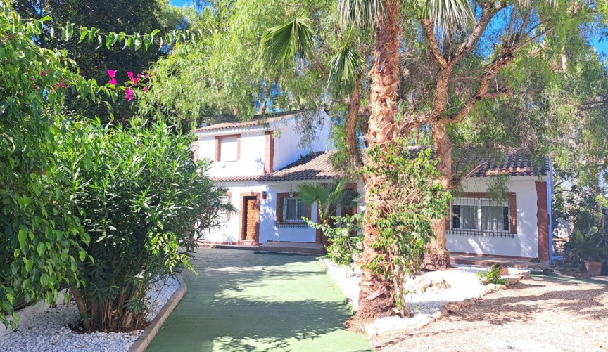 Brukt - Villa -
Orihuela - Inland