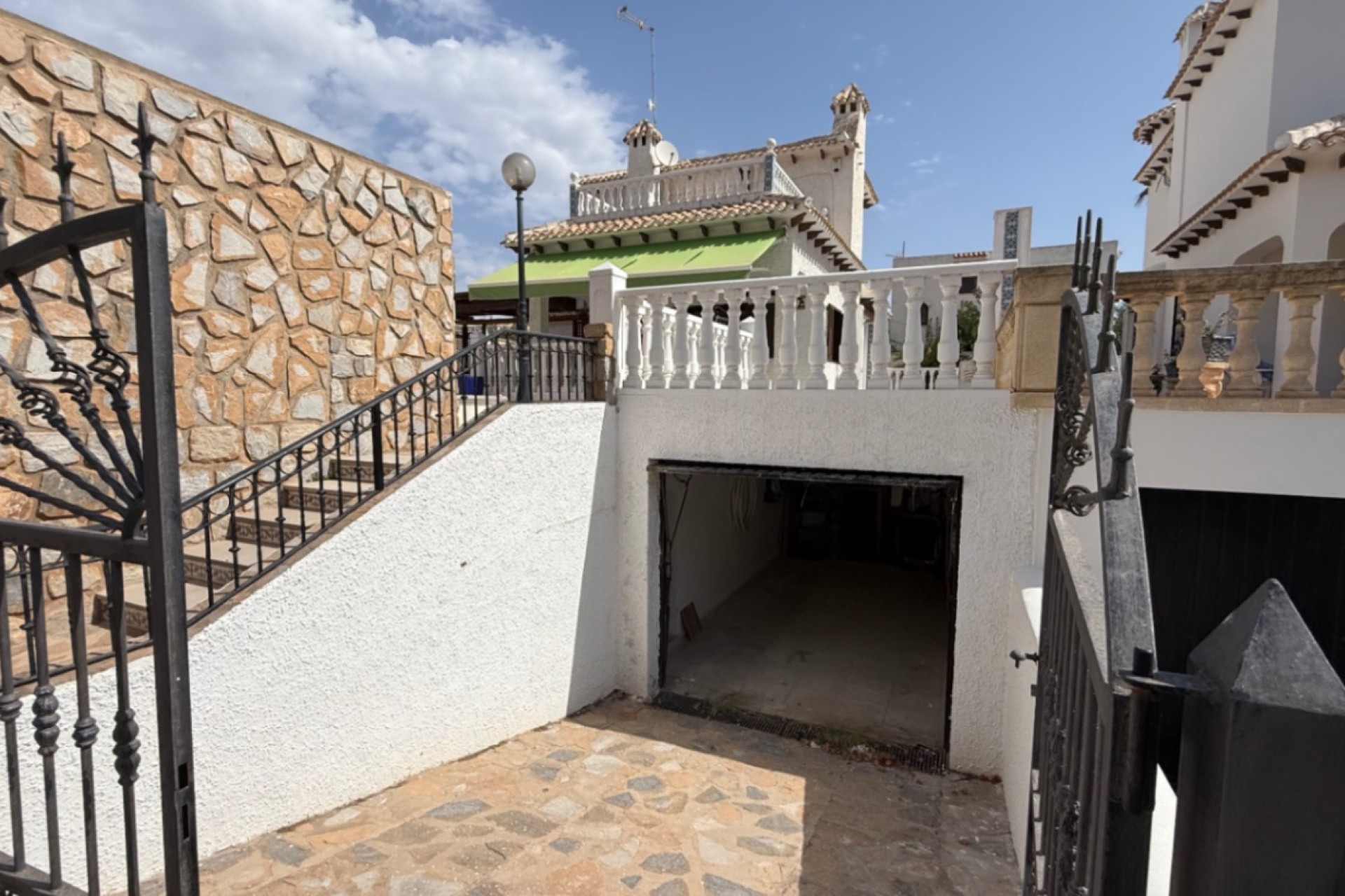 Brukt - Villa -
Orihuela - Inland