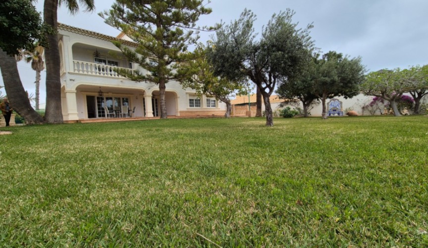 Brukt - Villa -
Orihuela - Inland