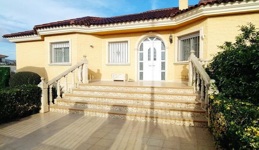 Brukt - Villa -
Orihuela - LOS DESEMPARADOS