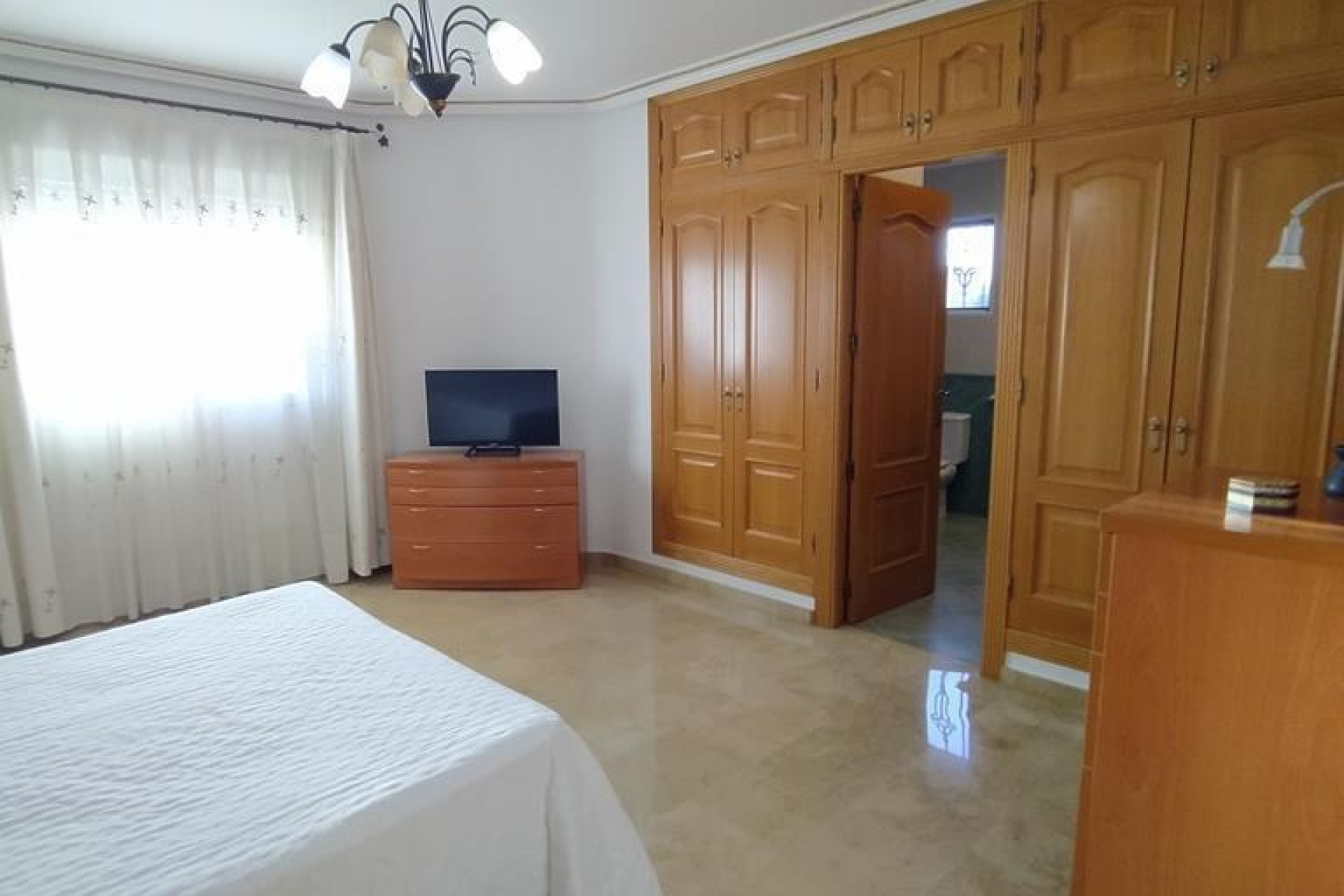 Brukt - Villa -
Orihuela - LOS DESEMPARADOS