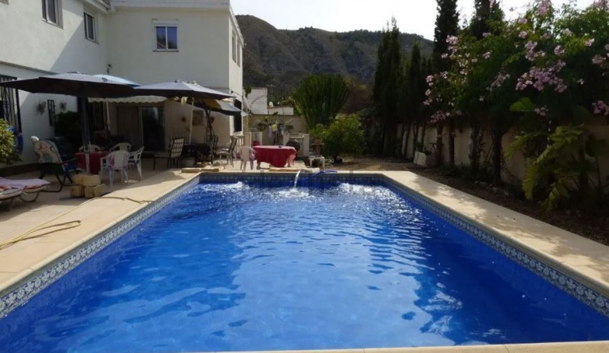 Brukt - Villa -
Orxeta - Costa Blanca