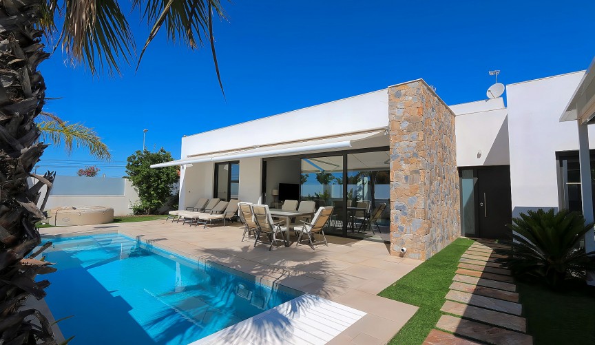 Brukt - Villa -
Pilar de la Horadada - Costa Blanca