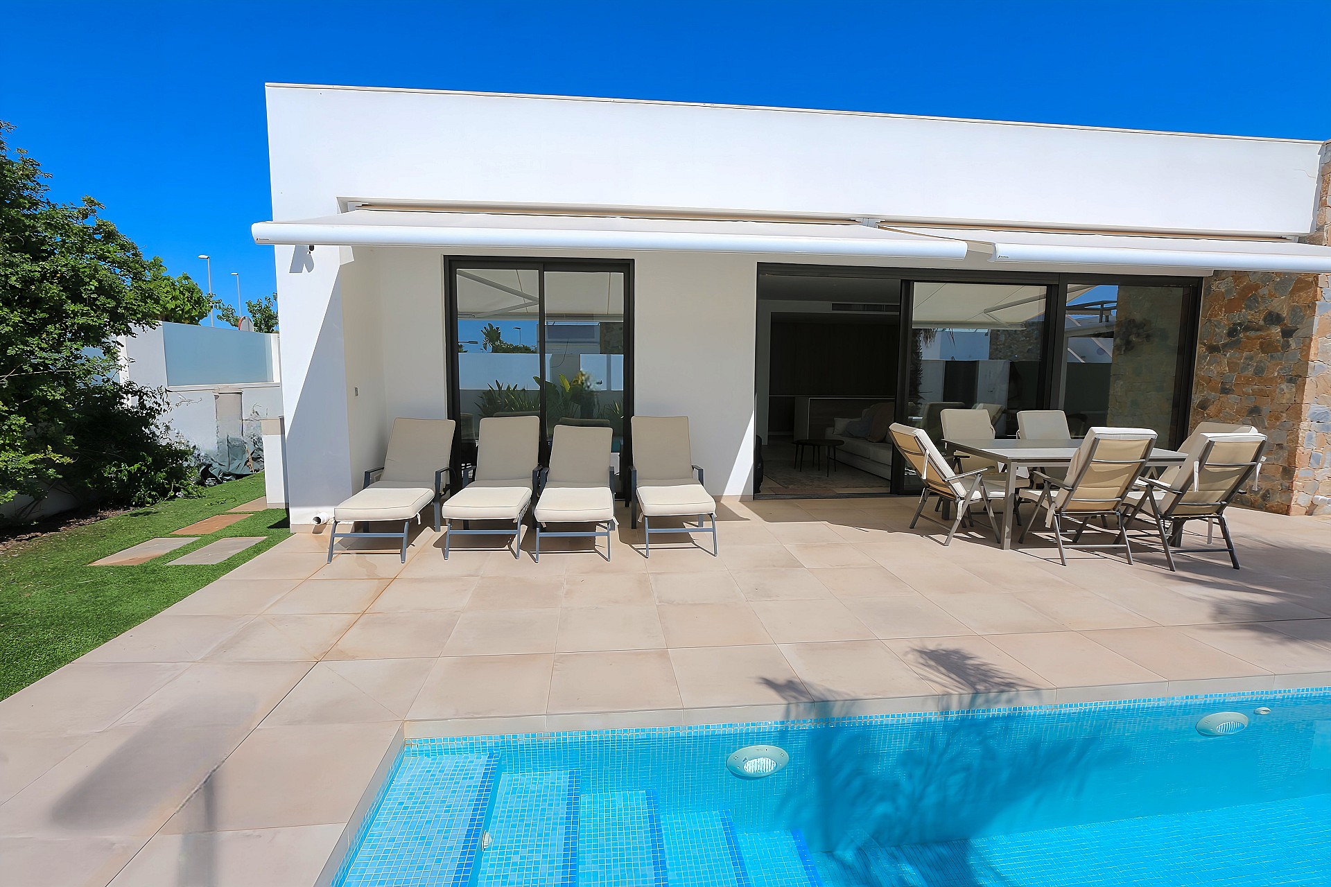 Brukt - Villa -
Pilar de la Horadada - Costa Blanca