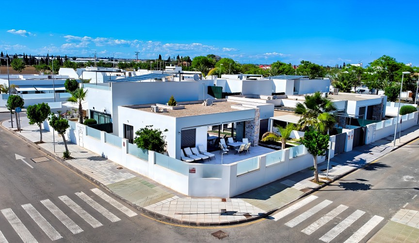 Brukt - Villa -
Pilar de la Horadada - Costa Blanca