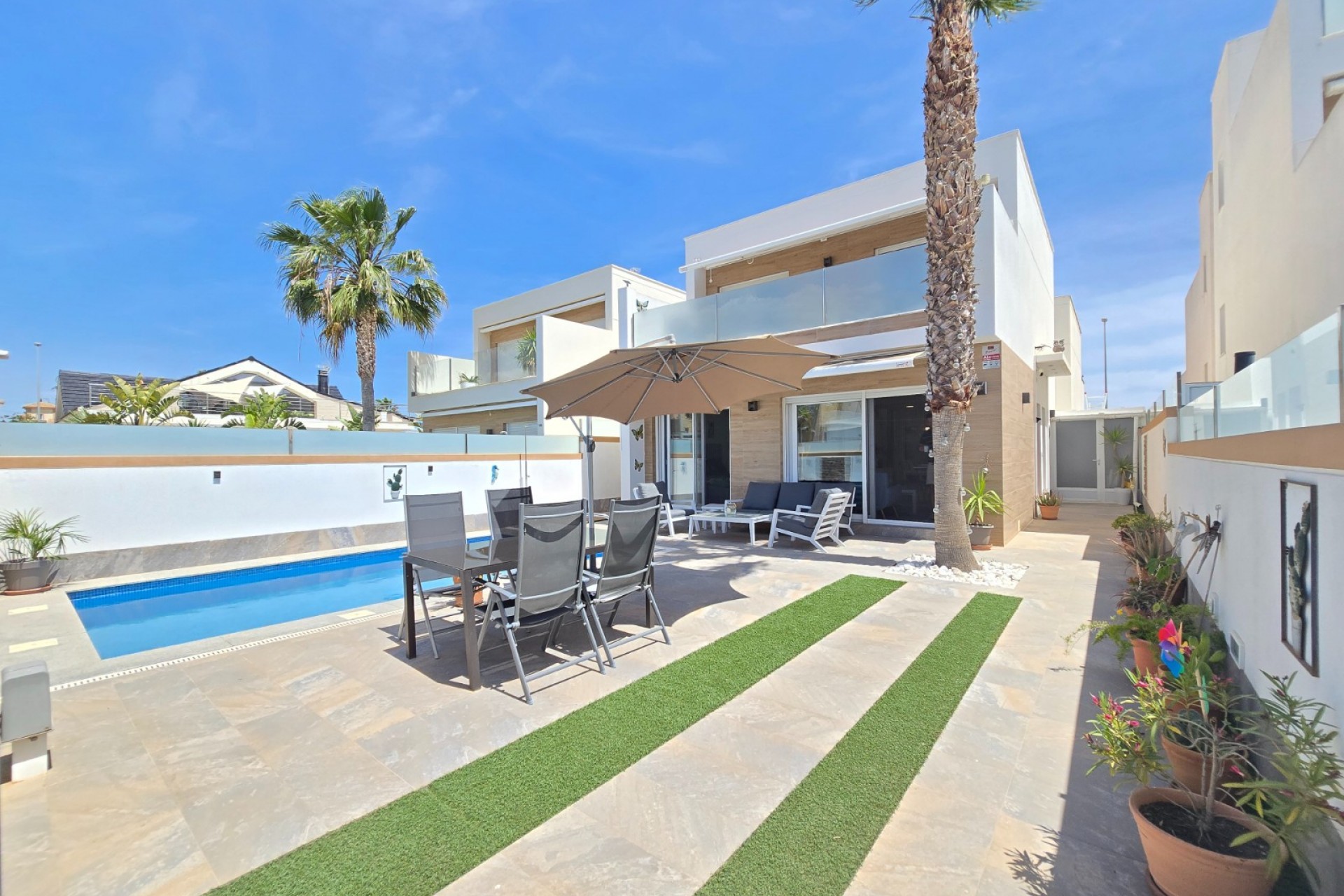 Brukt - Villa -
Pilar de la Horadada - Costa Blanca