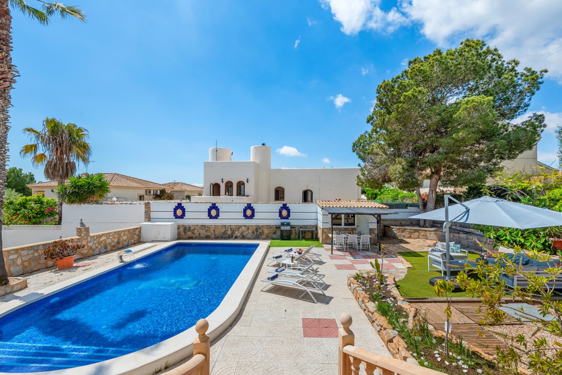 Brukt - Villa -
Pinar de Campoverde - Costa Blanca