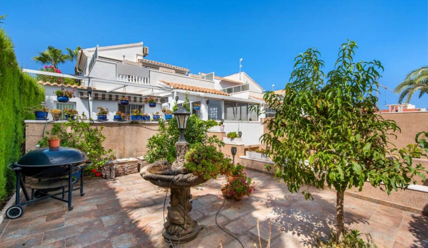 Brukt - Villa -
Punta Prima - Costa Blanca