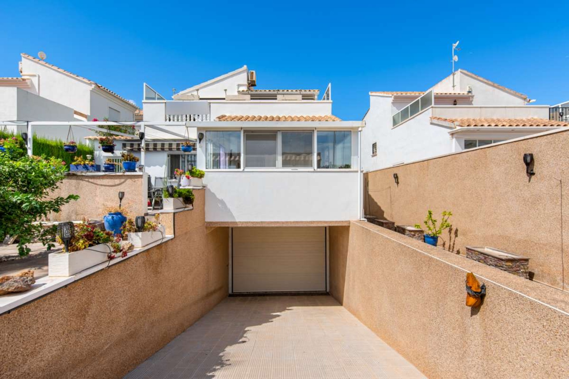 Brukt - Villa -
Punta Prima - Costa Blanca