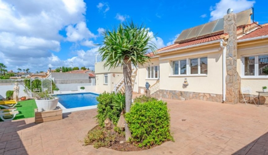 Brukt - Villa -
Rojales - Ciudad Quesada