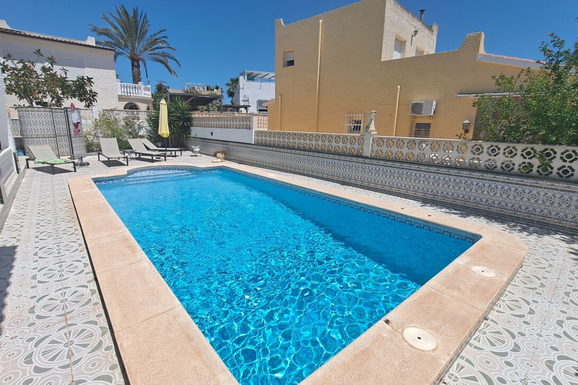Brukt - Villa -
San Miguel de Salinas - Inland