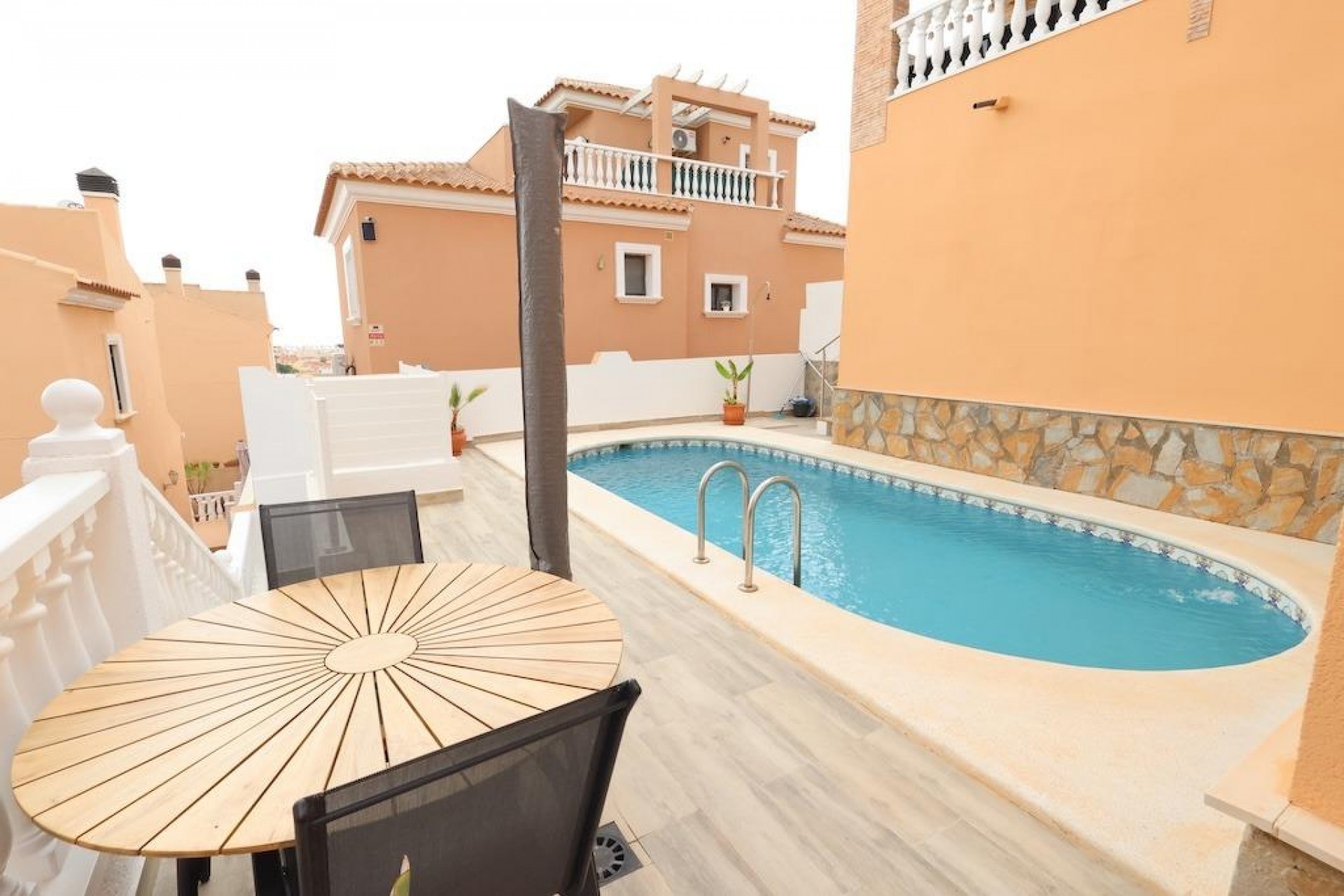 Brukt - Villa -
San Miguel de Salinas - Inland
