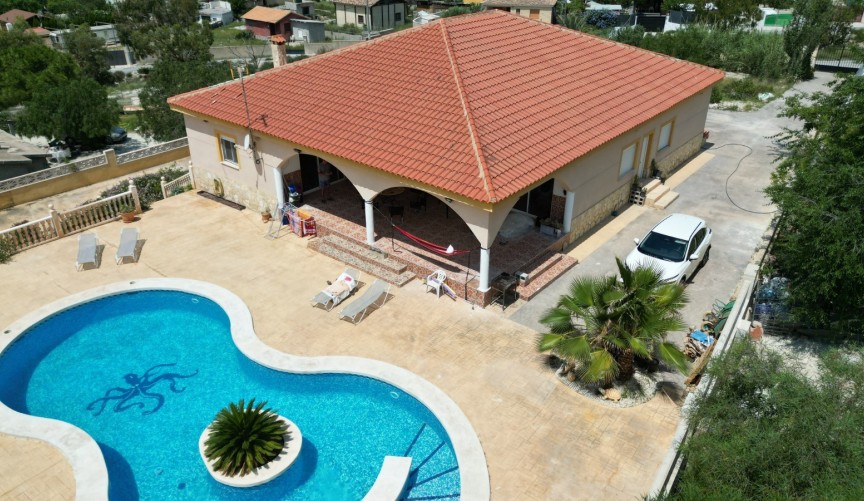 Brukt - Villa -
San Vicente del Raspeig - Inland