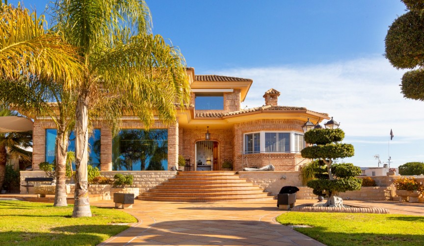 Brukt - Villa -
San Vicente del Raspeig - Inland