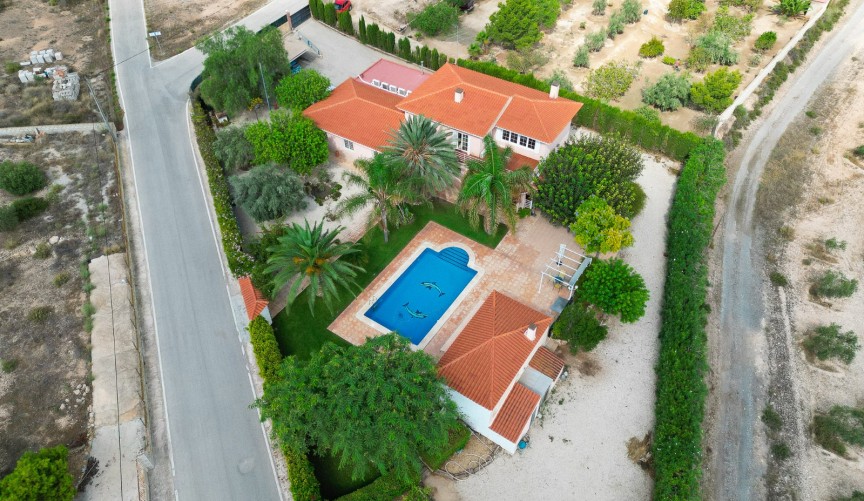 Brukt - Villa -
San Vicente del Raspeig - Inland