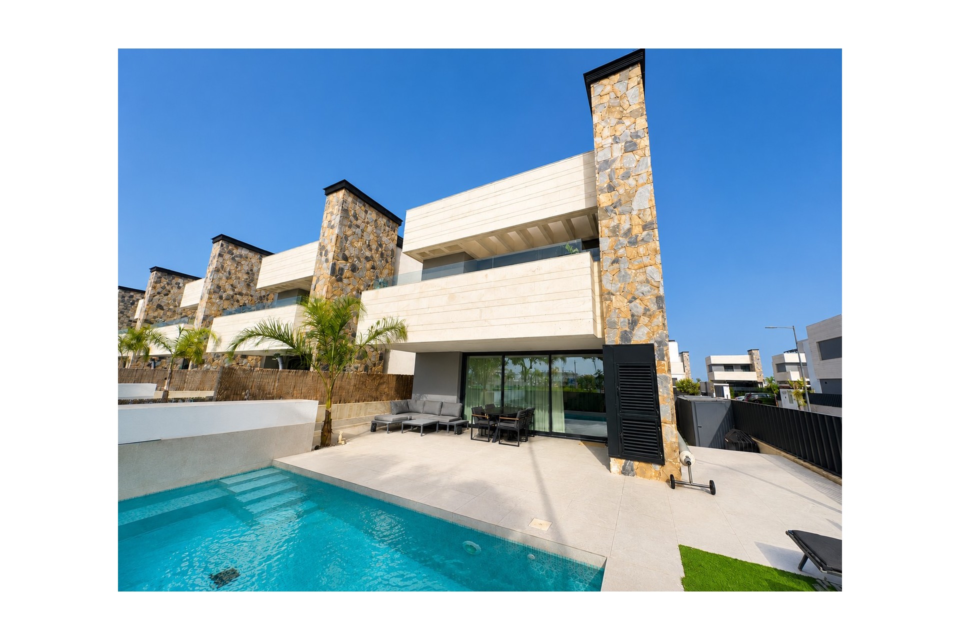 Brukt - Villa -
Santa Rosalia Resort - Inland