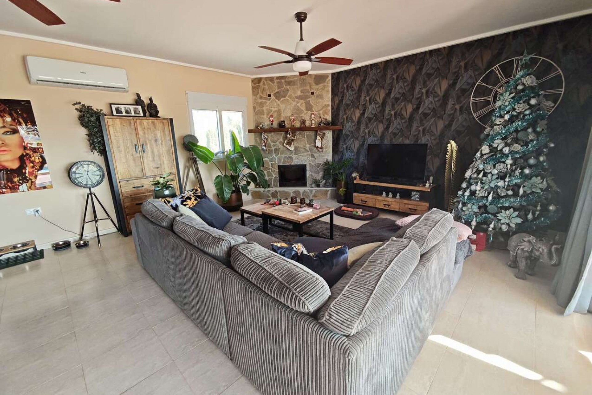 Brukt - Villa -
Sax - Inland