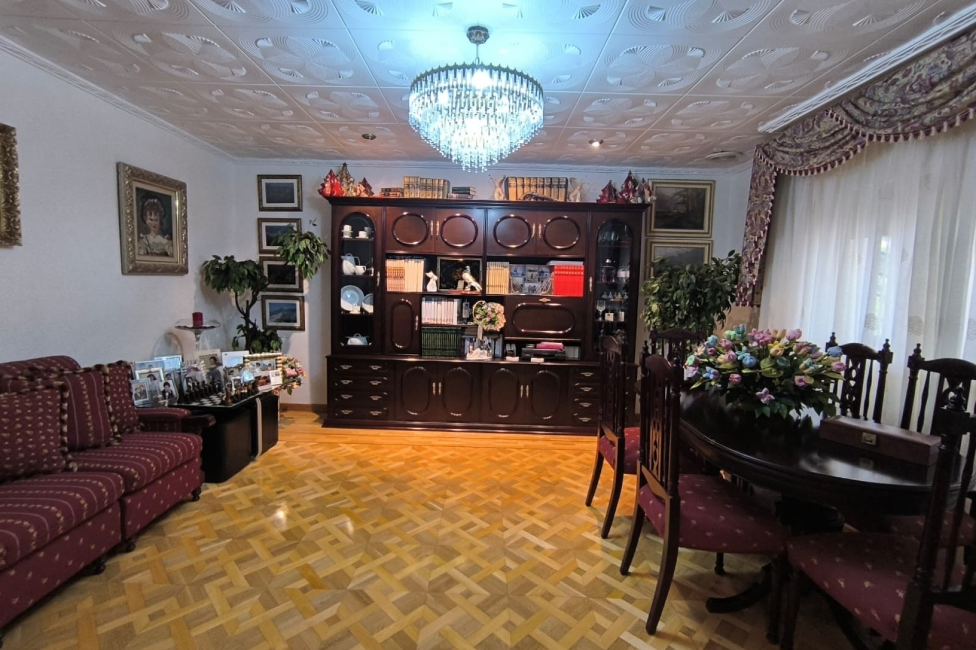 Brukt - Villa -
Sax - Inland