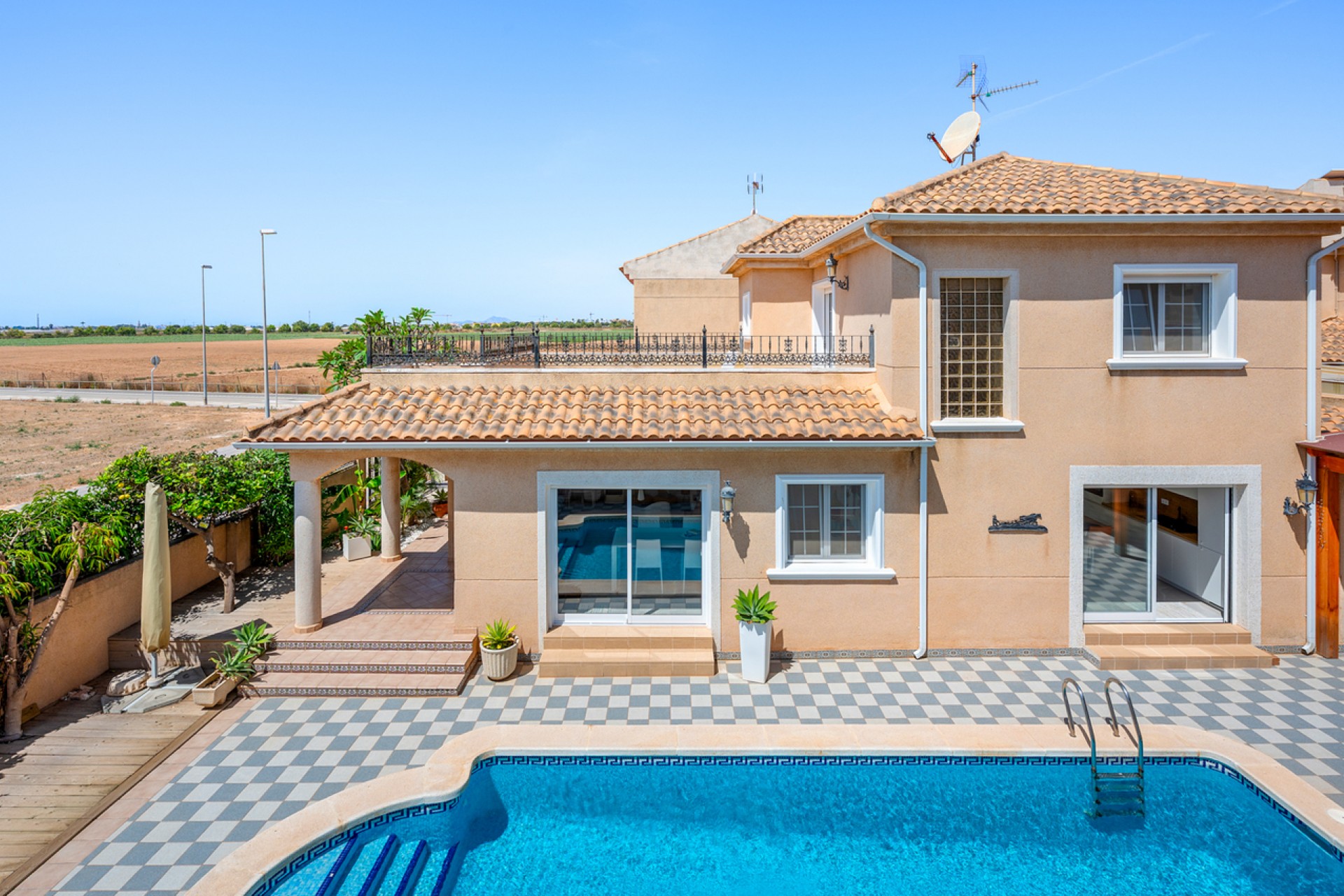 Brukt - Villa -
Torre de la Horadada - Costa Blanca