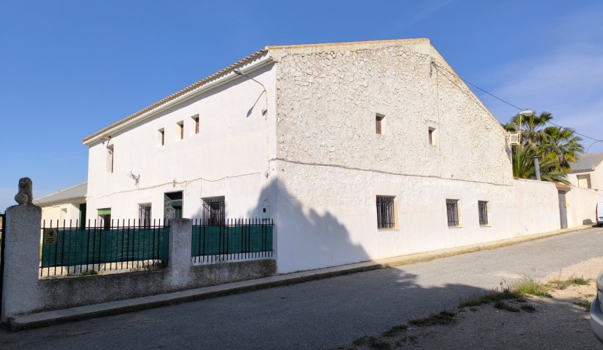 Brukt - Villa -
Torre Del Rico - Inland