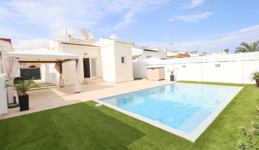 Brukt - Villa -
Torrevieja - Costa Blanca