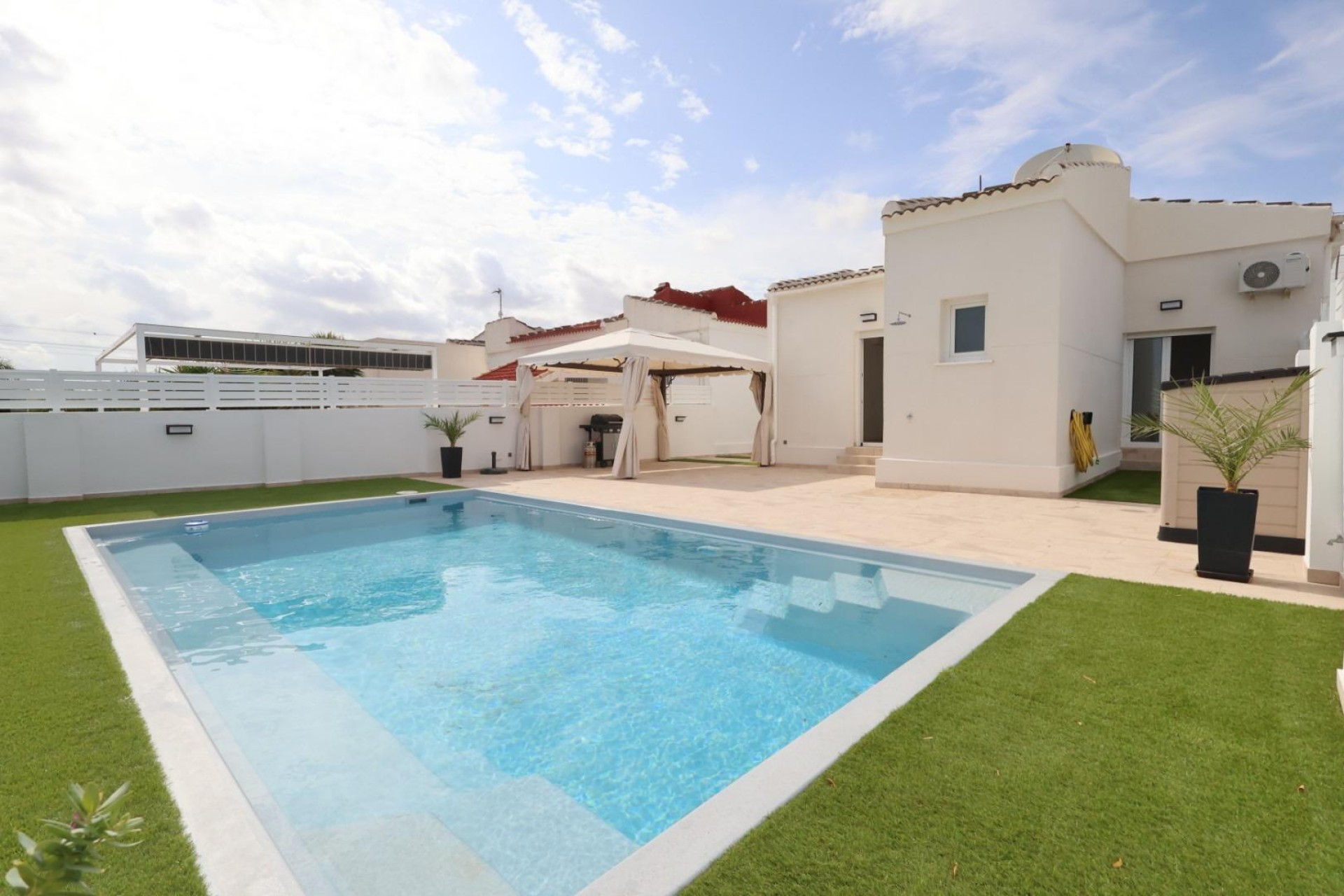 Brukt - Villa -
Torrevieja - Costa Blanca