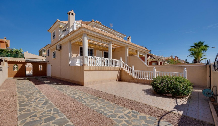 Brukt - Villa -
Torrevieja - Costa Blanca