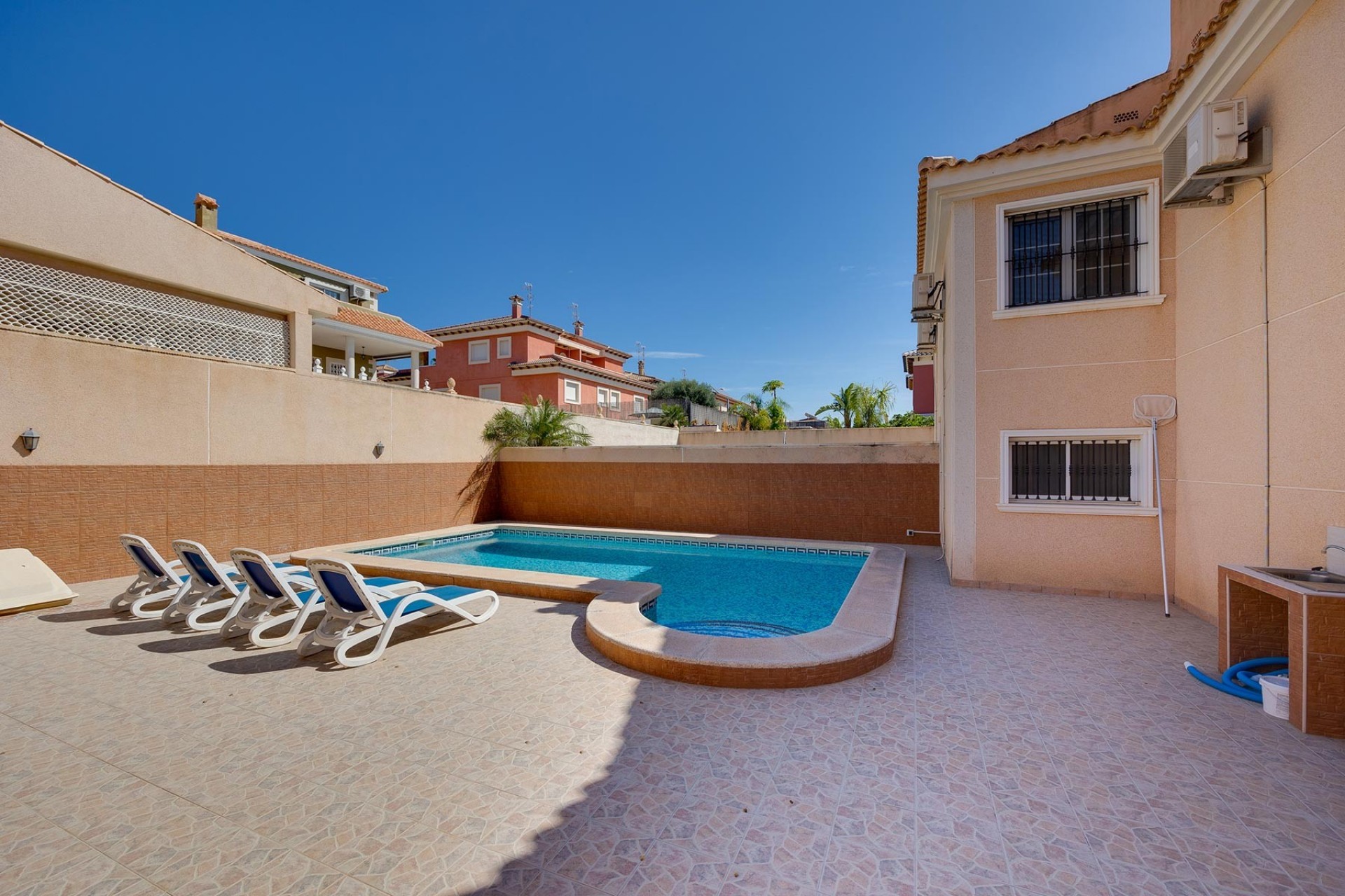 Brukt - Villa -
Torrevieja - Costa Blanca