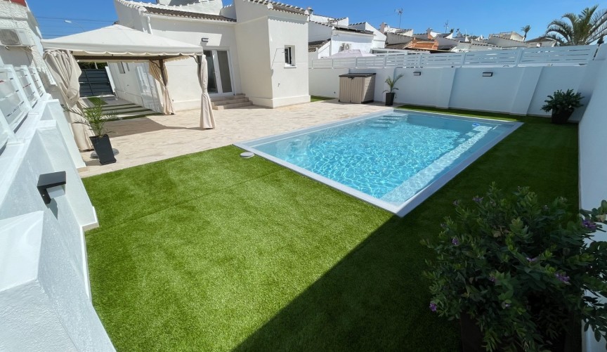 Brukt - Villa -
Torrevieja - Costa Blanca