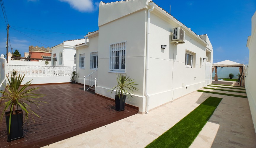 Brukt - Villa -
Torrevieja - Costa Blanca